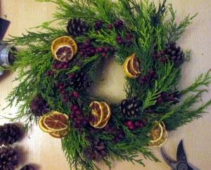 how to make a christmas wreath