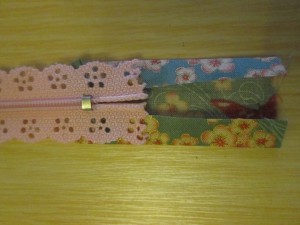 little purse lace zip