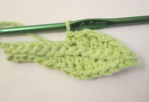 crocheted leaf tutorial