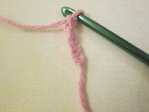 crocheted flower tutorial step 1