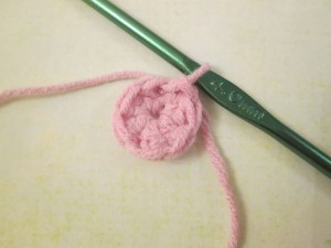 crocheted flower tutorial step 2