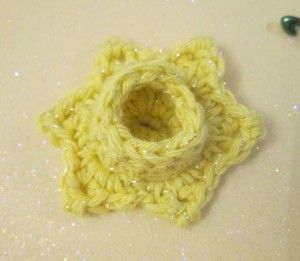 crocheted daffodil