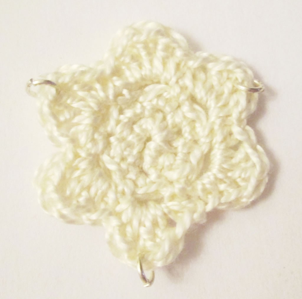 crocheted flower necklace tutorial