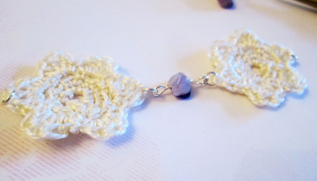 crocheted flower necklace tutorial