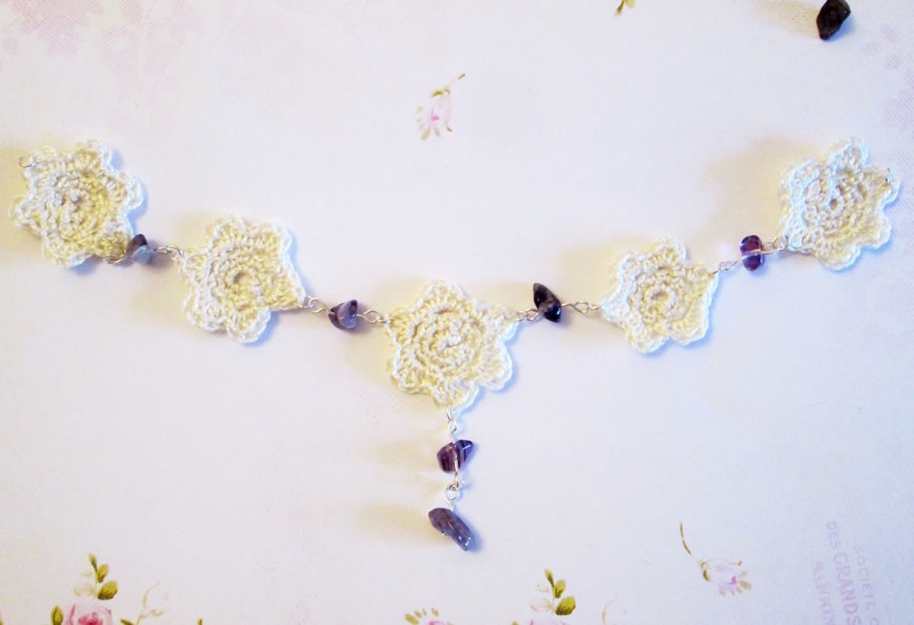 crocheted flower necklace tutorial