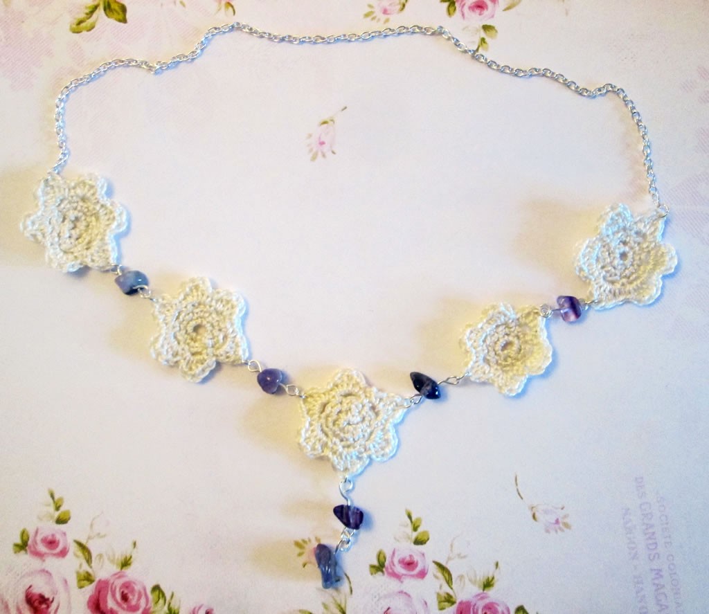 crocheted flower necklace tutorial