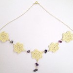 crocheted flower necklace tutorial