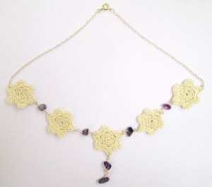 crocheted flower necklace tutorial