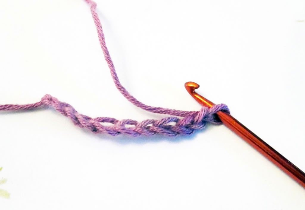 learn how to crochet chain stitch