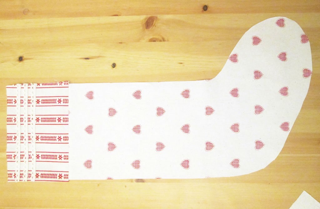 how to make a fabric stocking with cuff