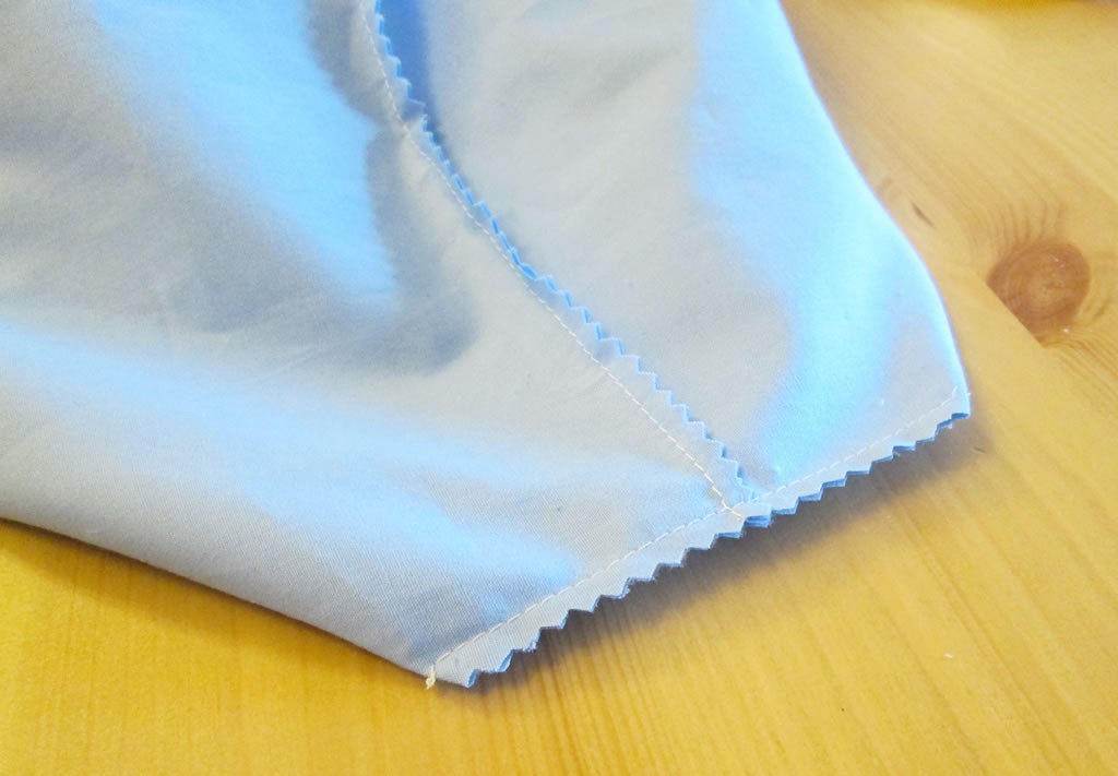 storage bag with pockets