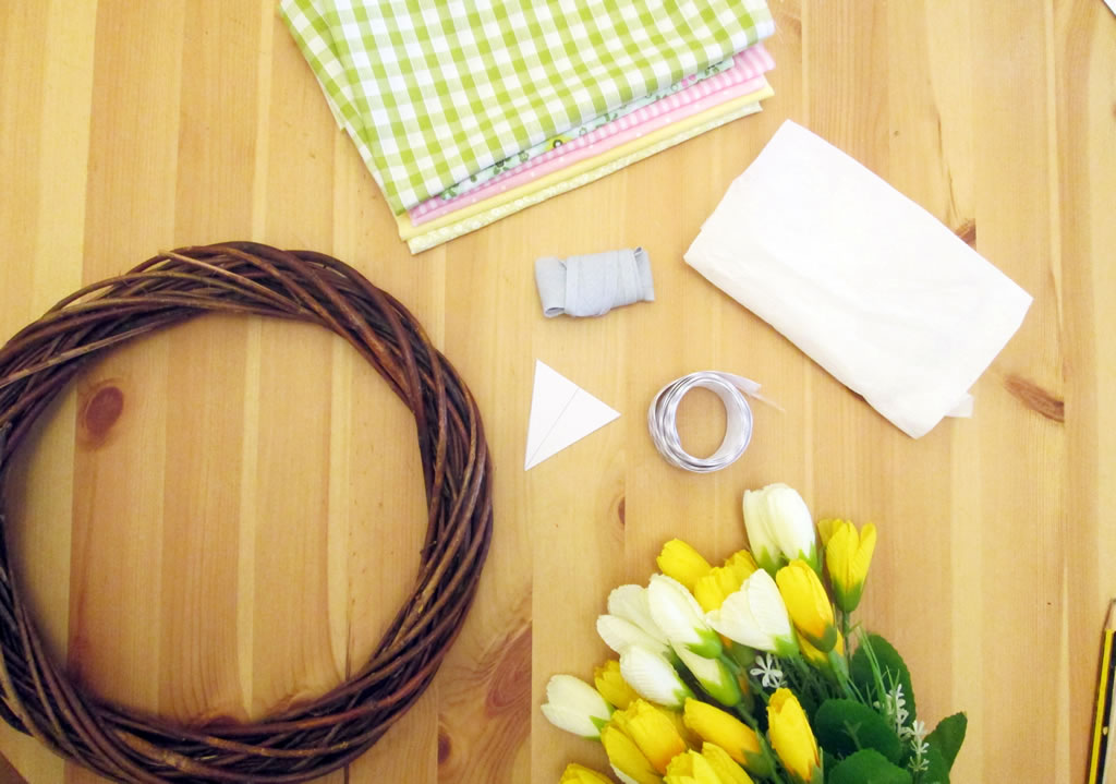 how to make a spring wreath with bunting