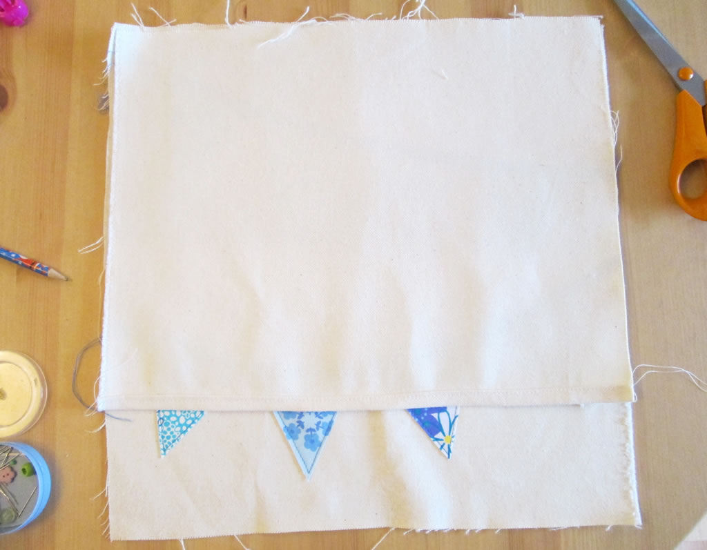 how to make a bunting cushion