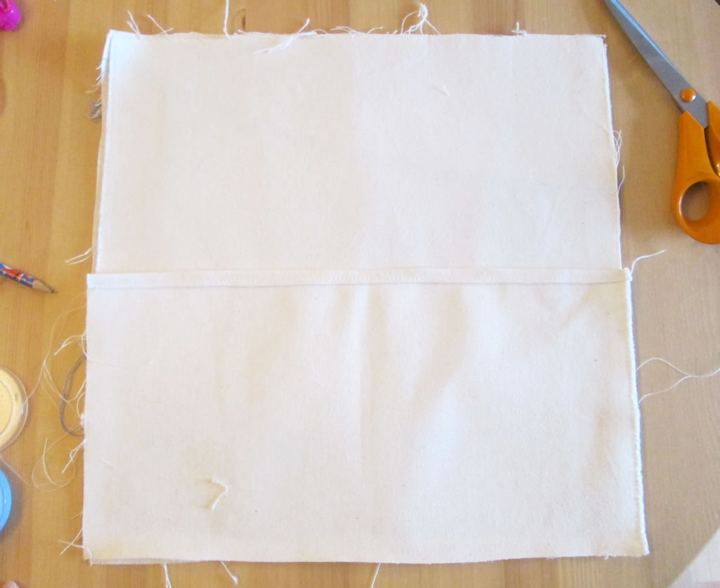 how to make a bunting cushion