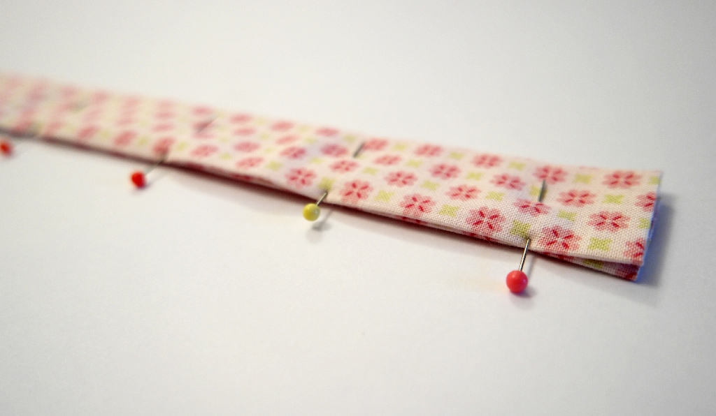 how to make a wrist pincushion tutorial 