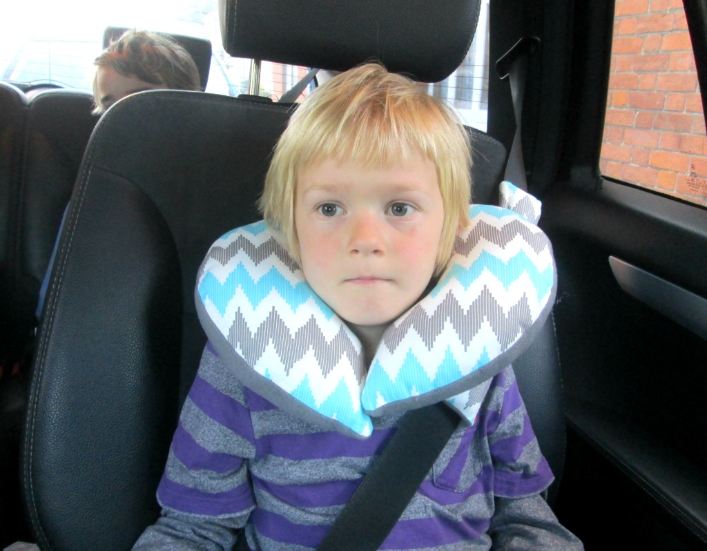 easy childs travel pillow neck how to tutorial