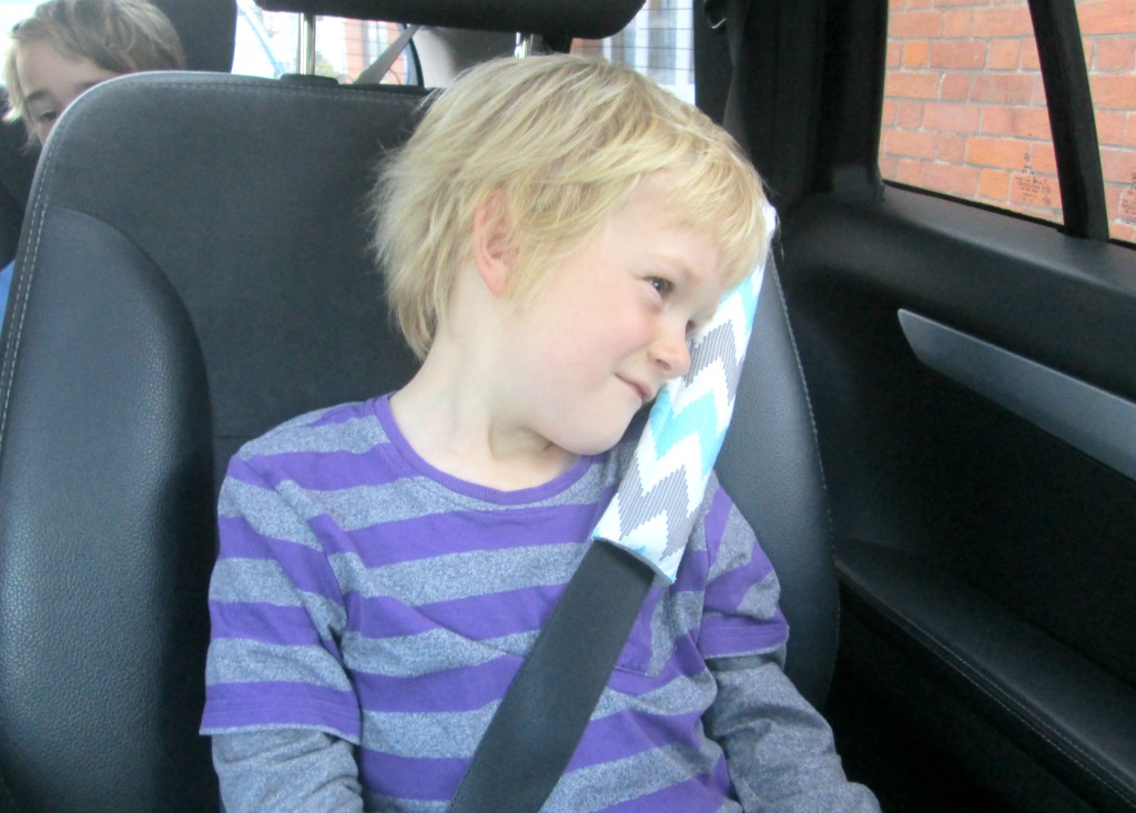 easy childs travel pillow neck how to tutorial