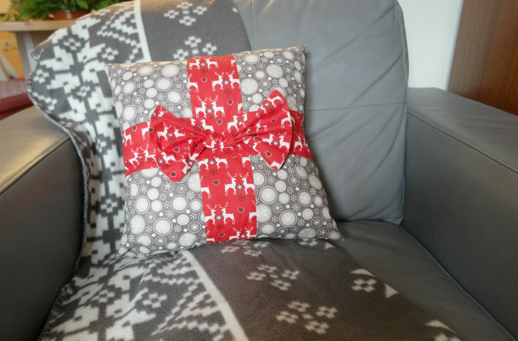 how to sew christmas cushion present tutorial diy