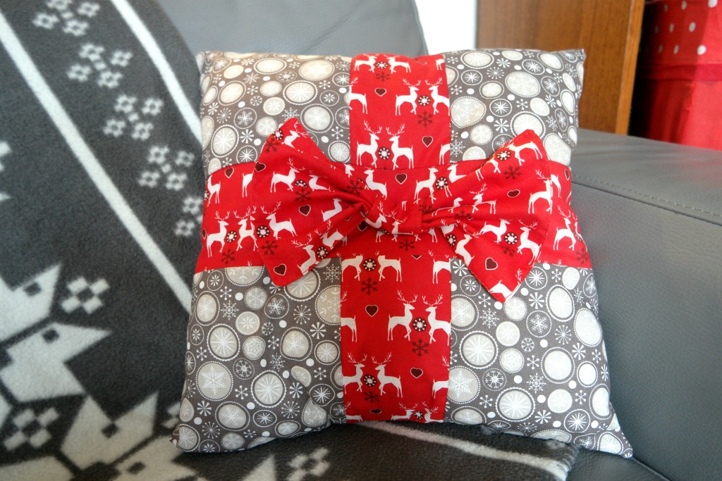 how to sew christmas cushion present tutorial diy