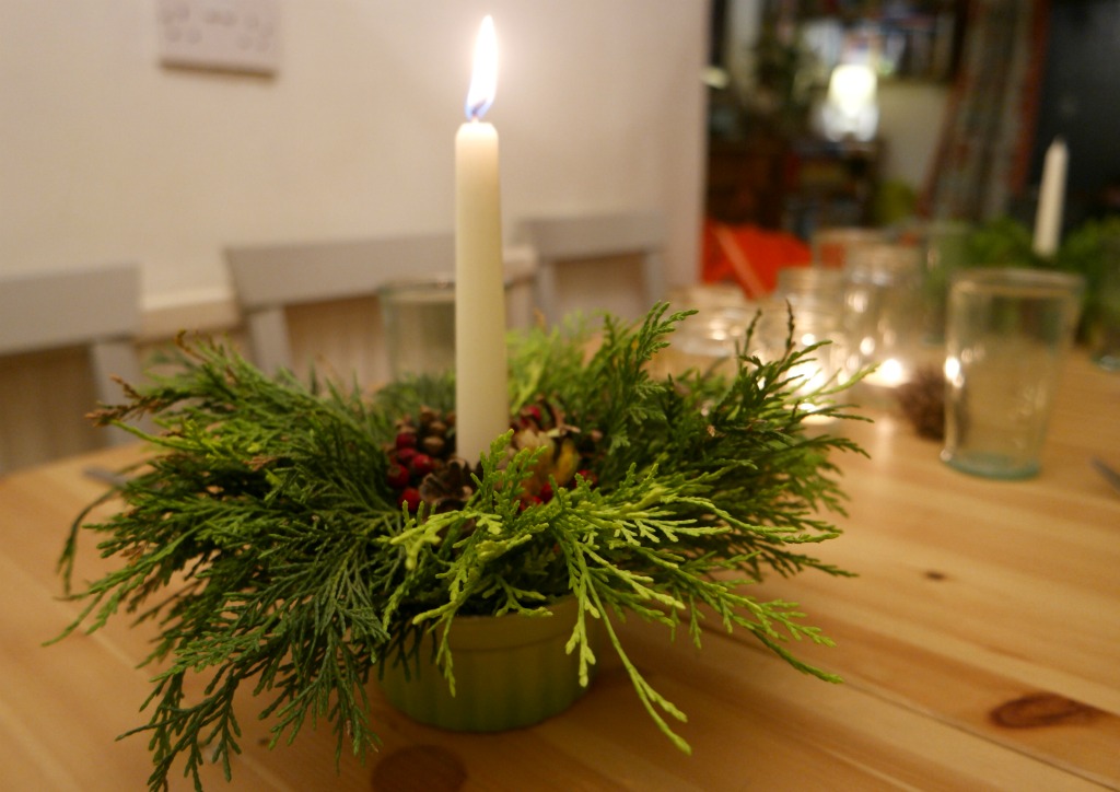 easy christmas table decoration