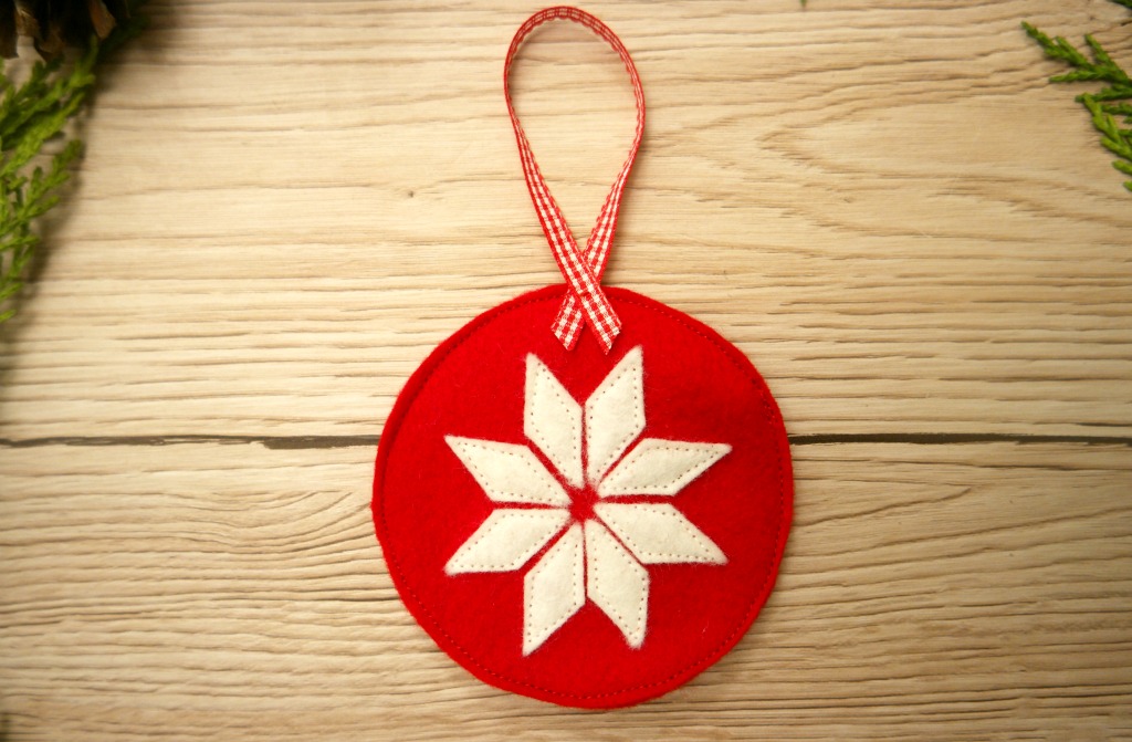 diy scandinavian style christmas decorations felt bauble star