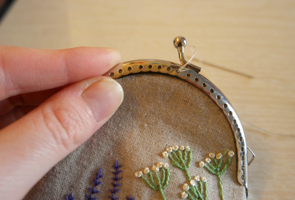 how to sew in a purse frame