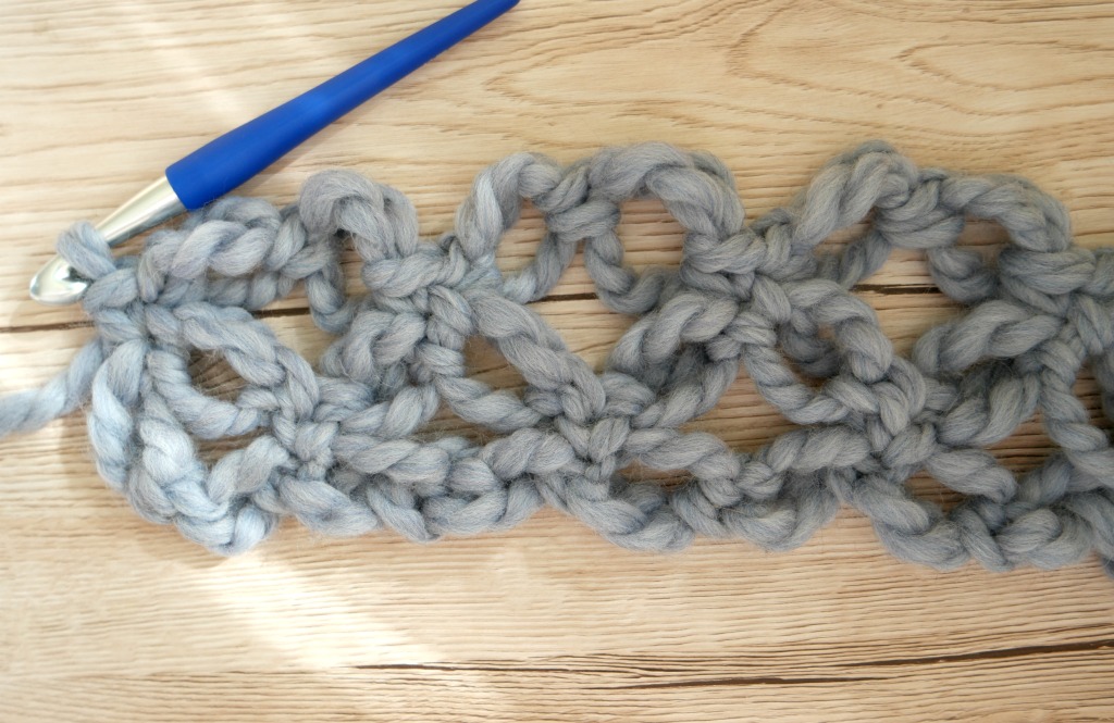 How to crochet Solomon's knots