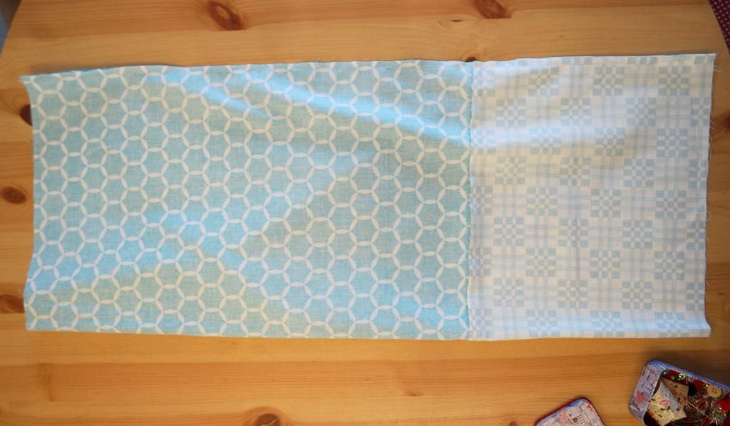 Easy Plastic Bag Storage Tutorial - Tea and a Sewing Machine