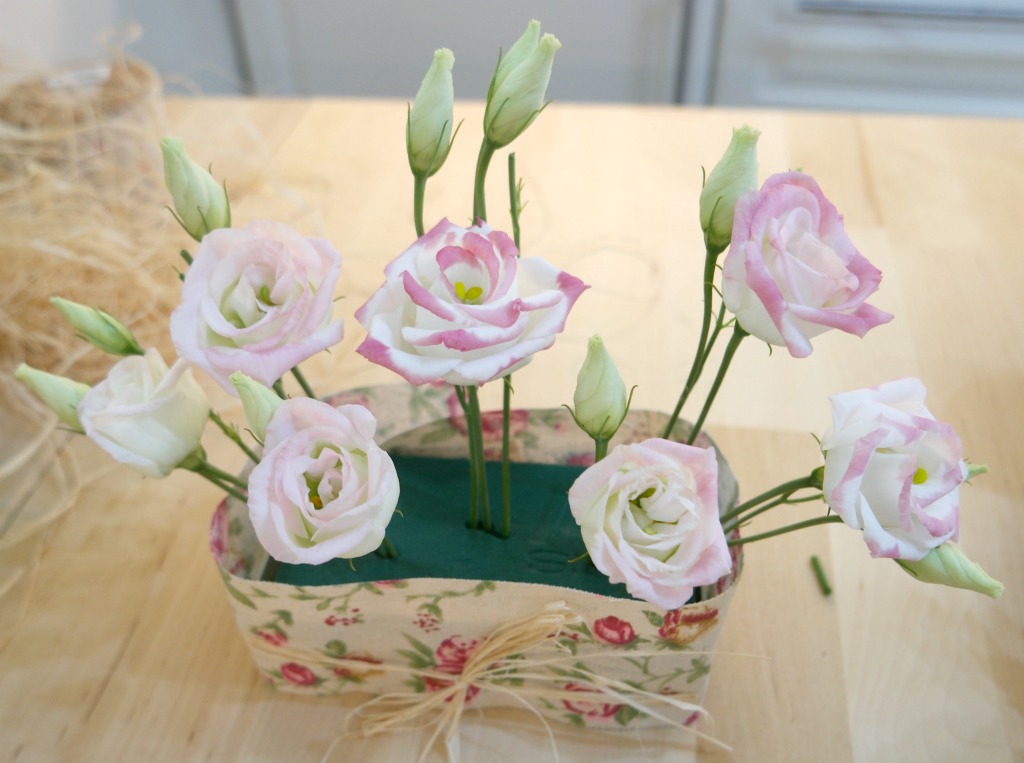 easy flower arrangement 