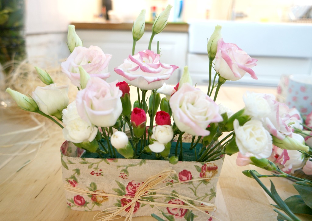 easy flower arrangement 