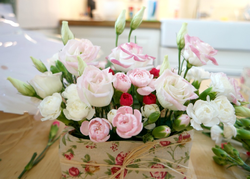 easy flower arrangement 