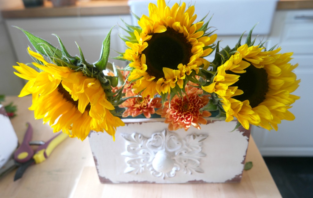 easy diy autumn flower arrangement