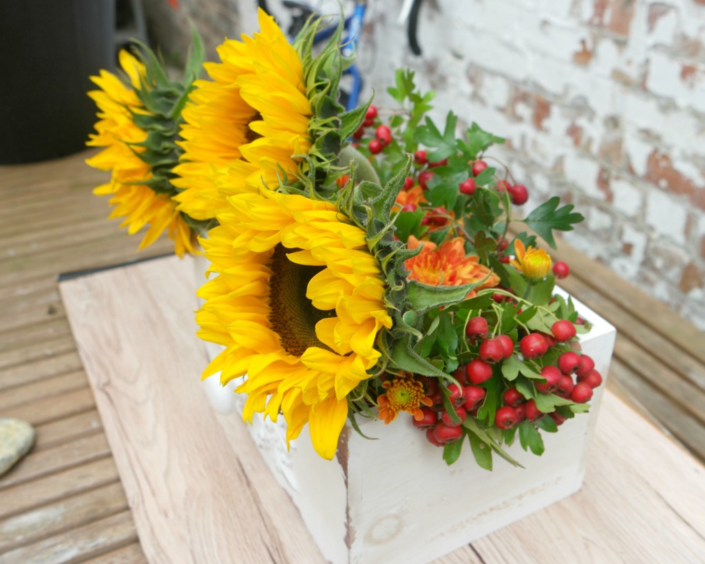 easy diy autumn flower arrangement