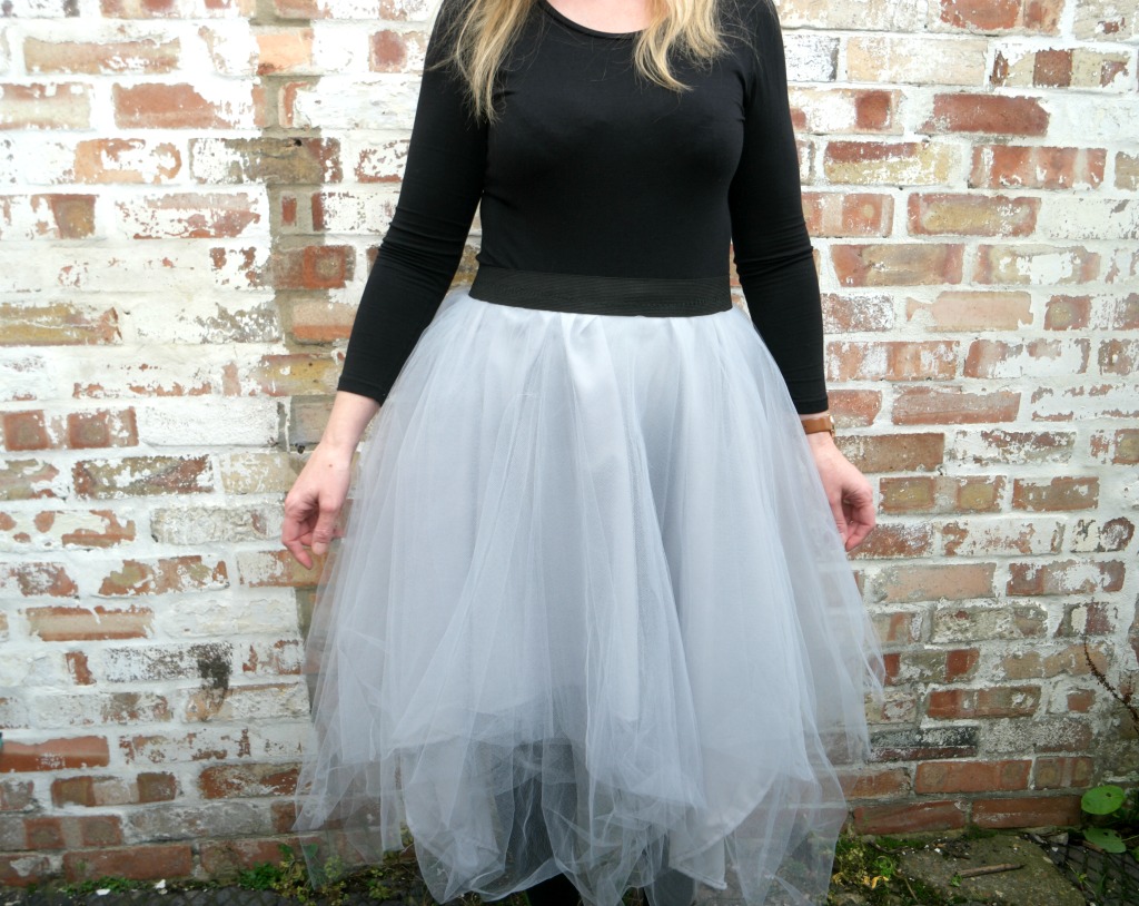 How to make a tulle skirt with a hanky hem