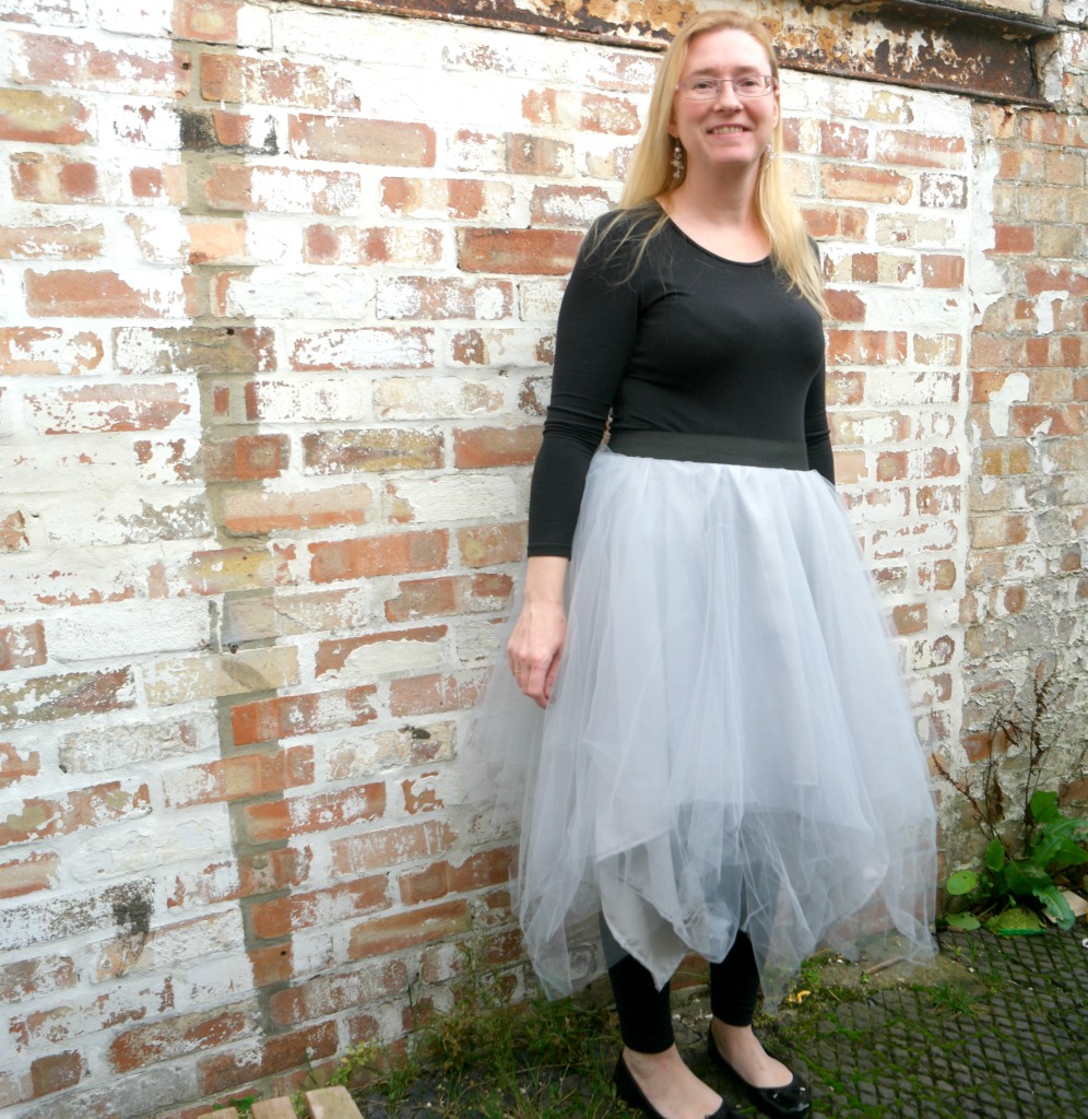 How to make a tulle skirt with a hanky hem