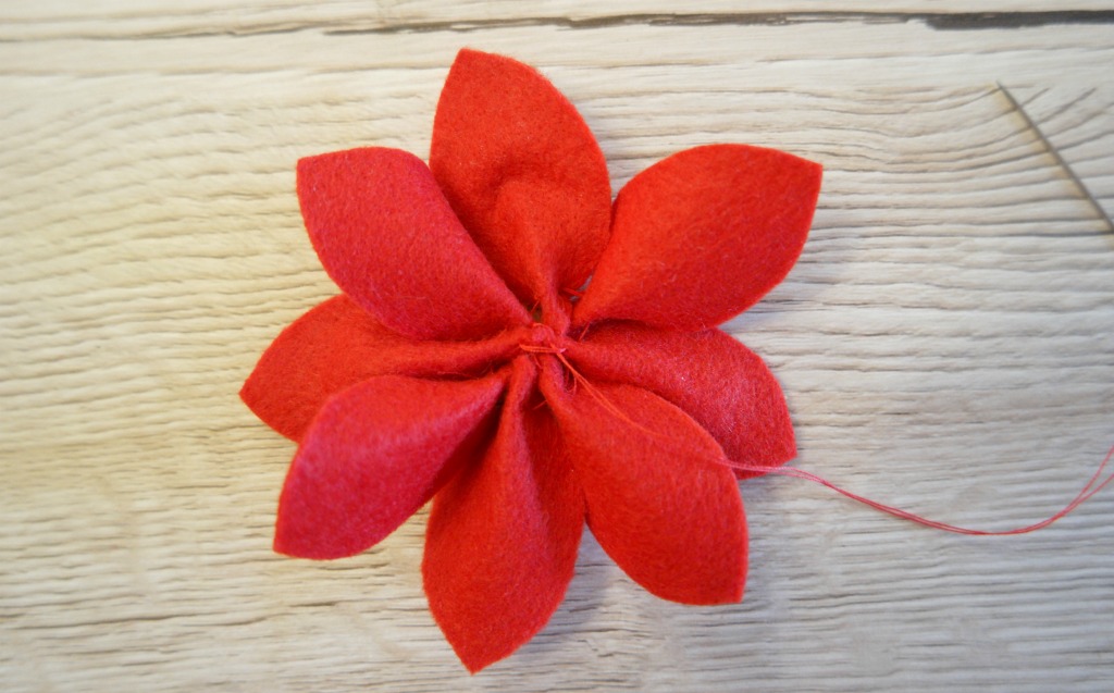 how to make felt poinsettias 