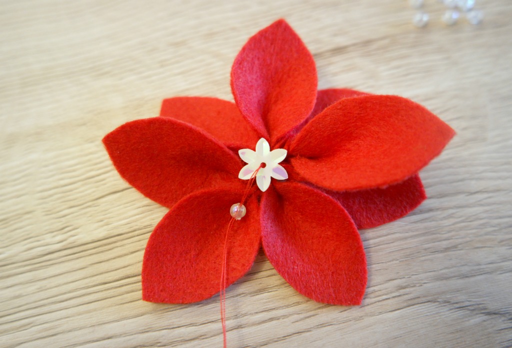 how to make felt poinsettias 