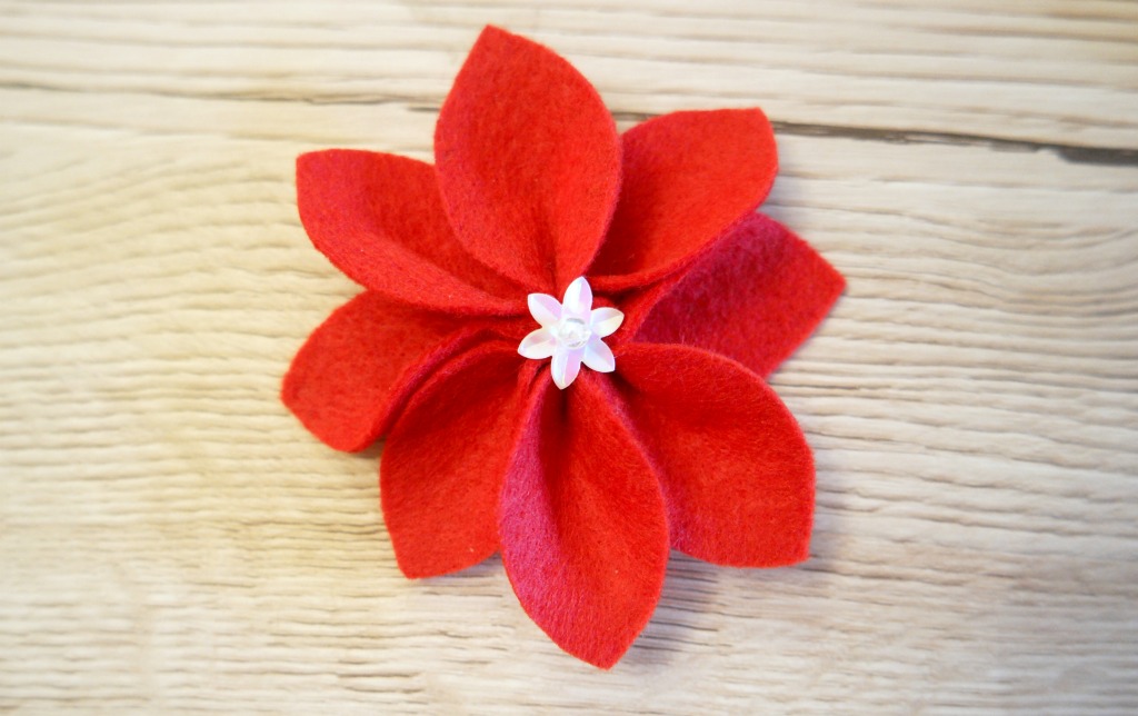 how to make felt poinsettias 