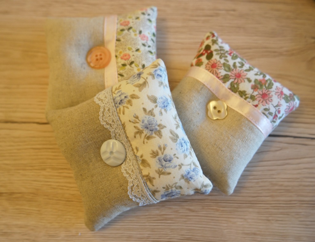 easy scrappy pincushions 