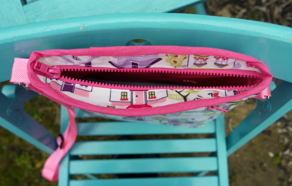 Cross Body Bag Tutorial - Tea and a Sewing Machine