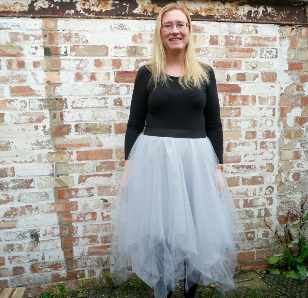 How to make a tulle skirt with a hanky hem