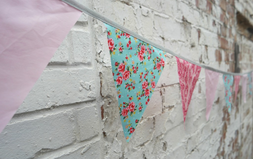 easiest bunting tutorial ever year of bunting challenge 4 bunting with flowers