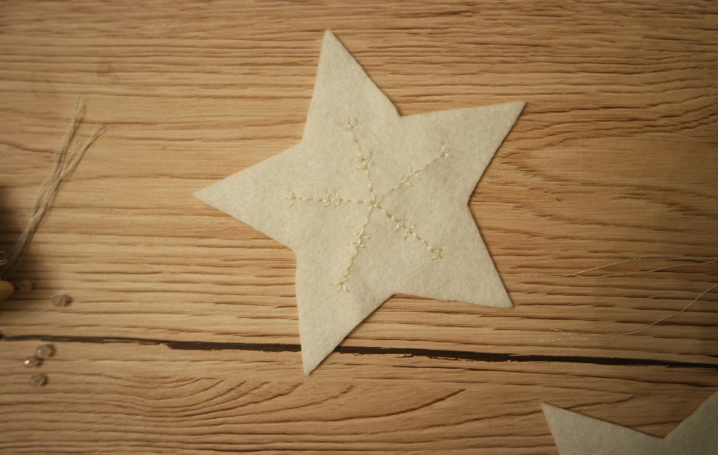 diy embroidered christmas star
