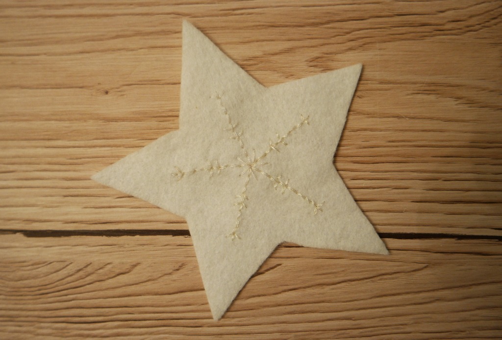 diy embroidered christmas star