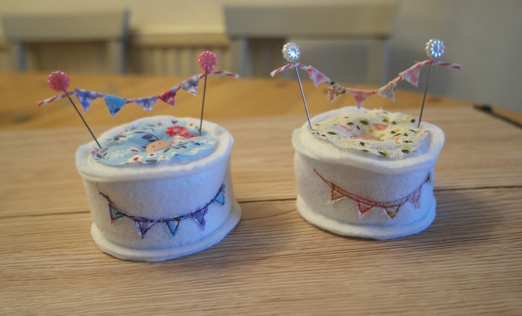 year of bunting pincushion tutorial with mini bunting