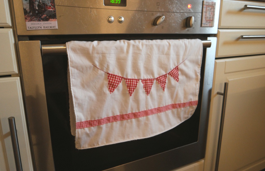 diy bunting tea towel