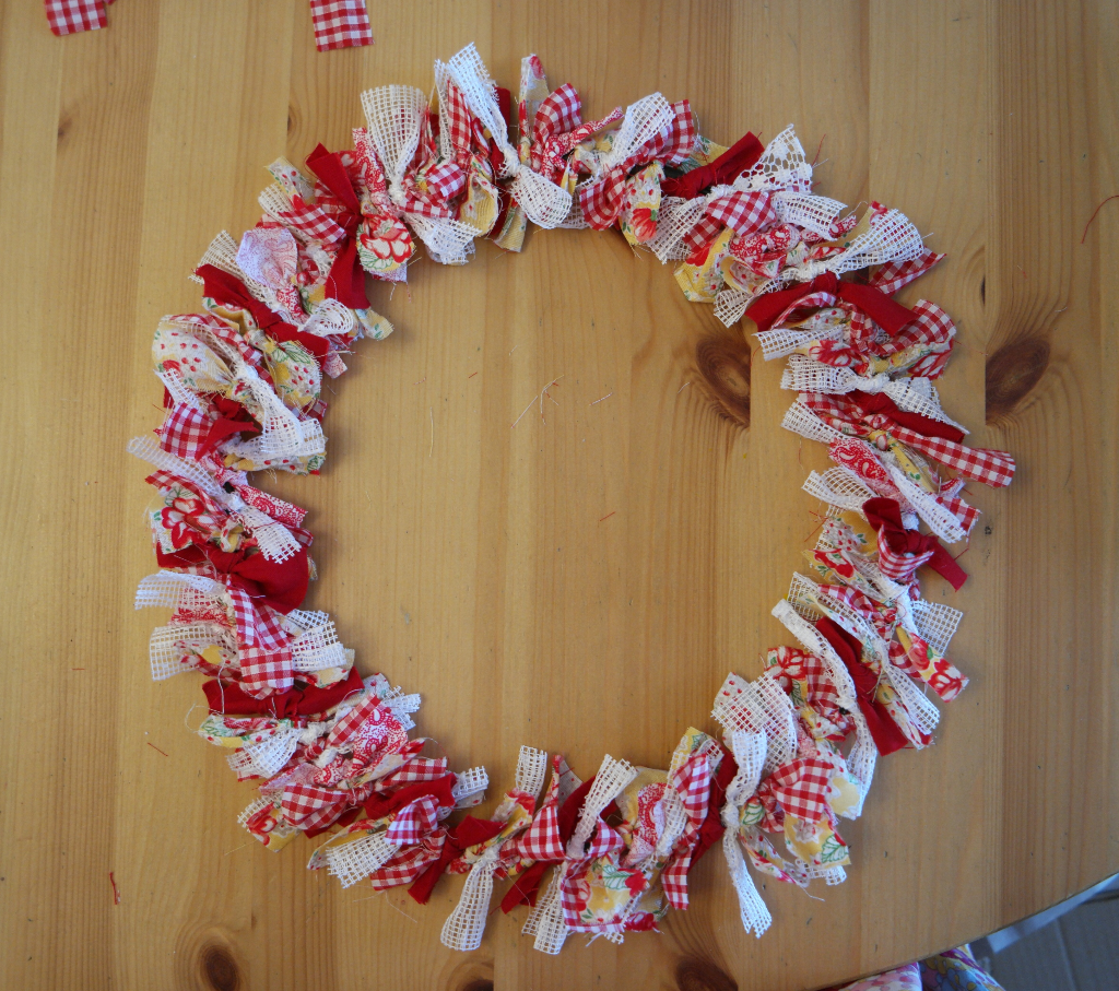 making a rag wreath