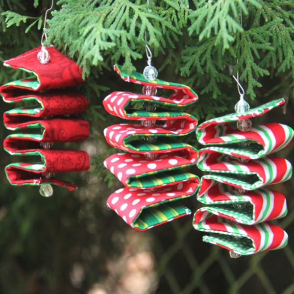 quick and easy christmas decorations to sew in under an hour