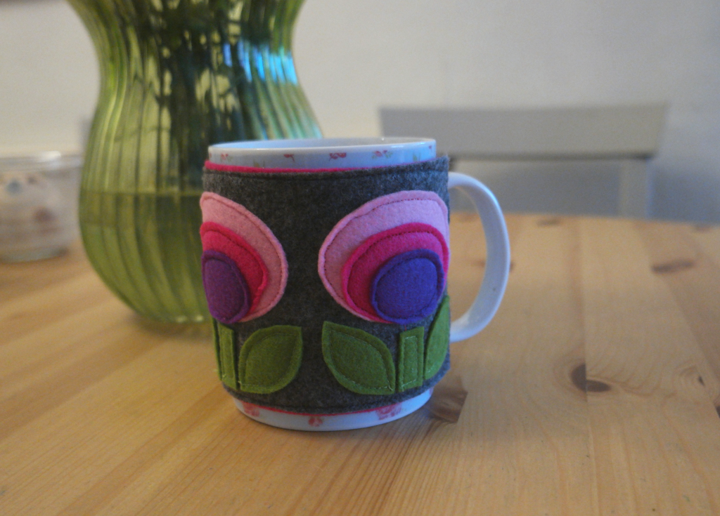 felt mug cosy tutorial