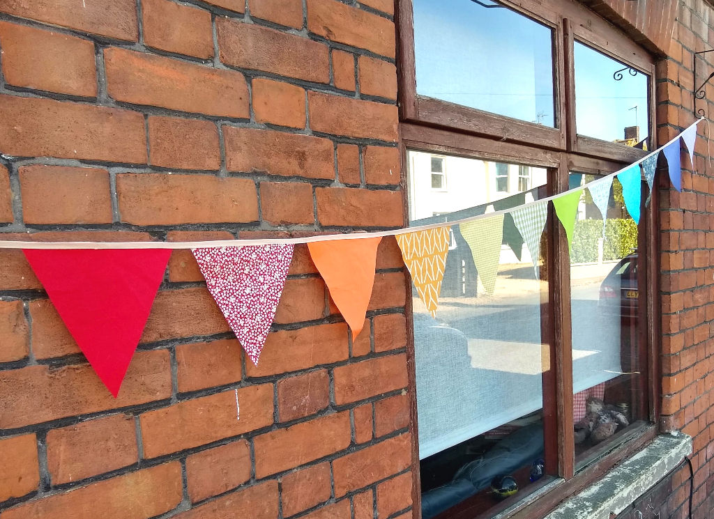 diy rainbow bunting